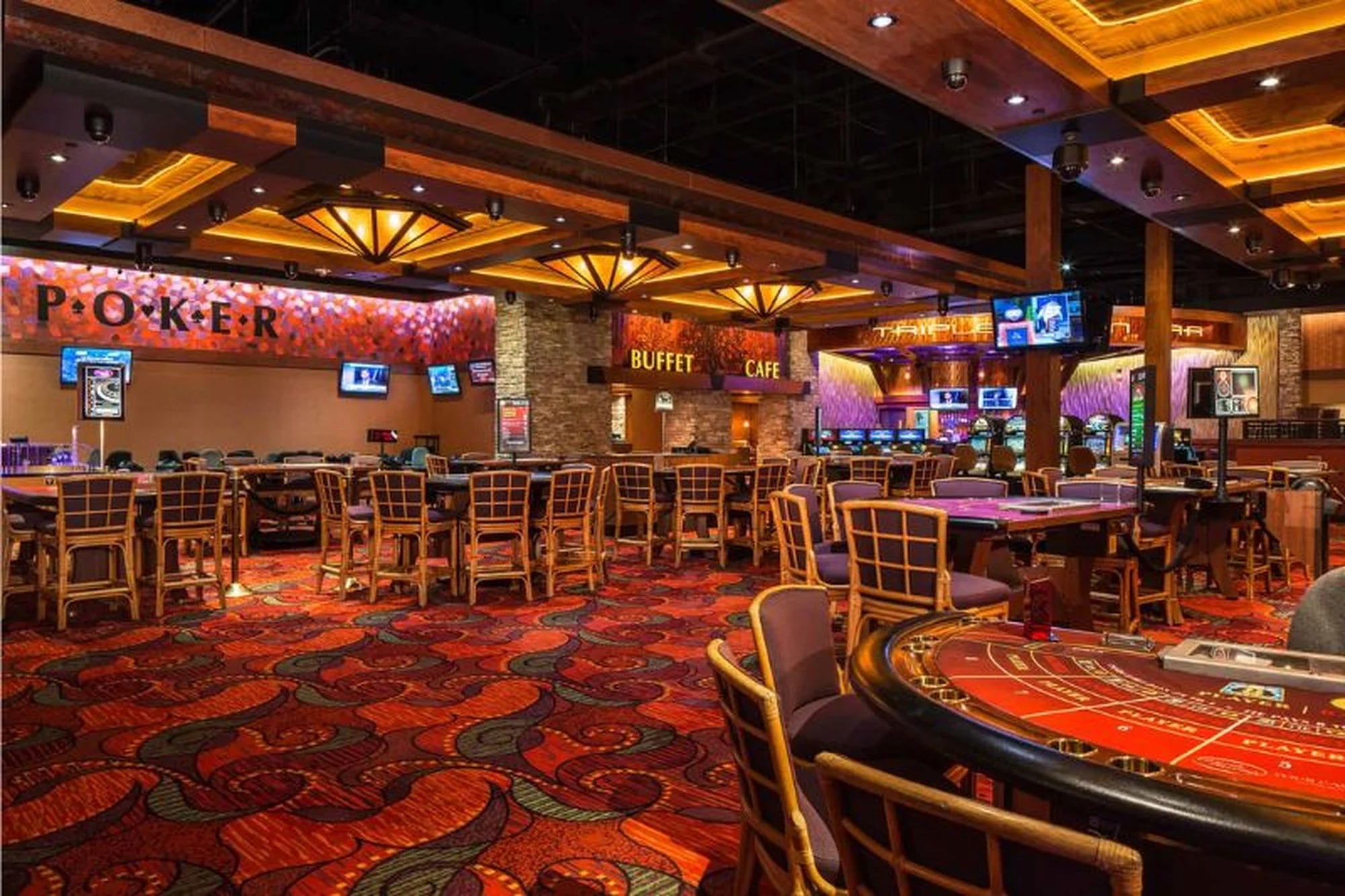Elegant casino atmosphere restaurant in the heart of London 